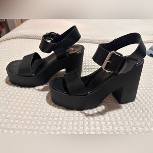 Black Steve Madden Vesta Sandals (7)